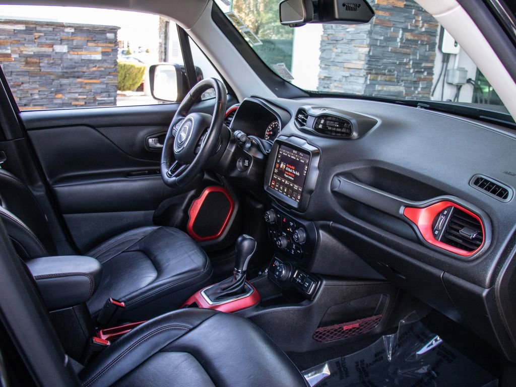 Used 2022 Jeep Renegade Trailhawk image 18