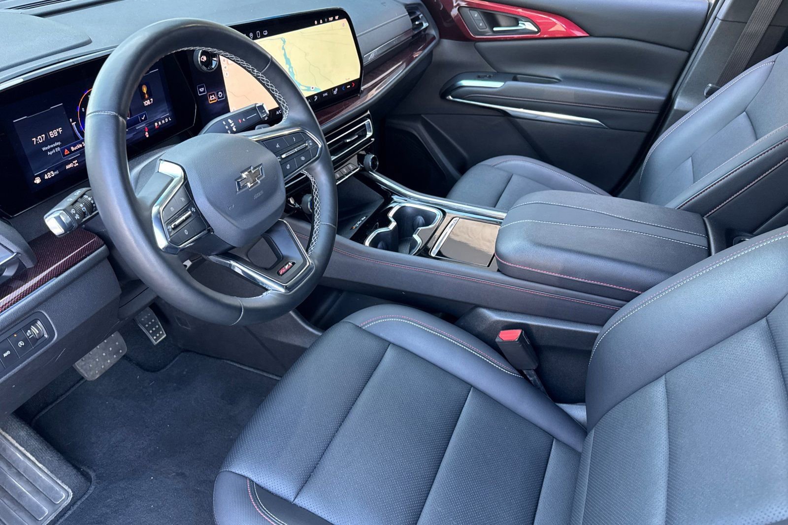 Used 2025 Chevrolet Traverse Z71 AWD/4WD image 11