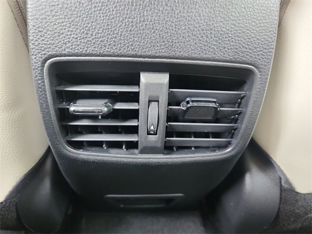 Used 2023 Toyota Corolla Cross XLE image 21