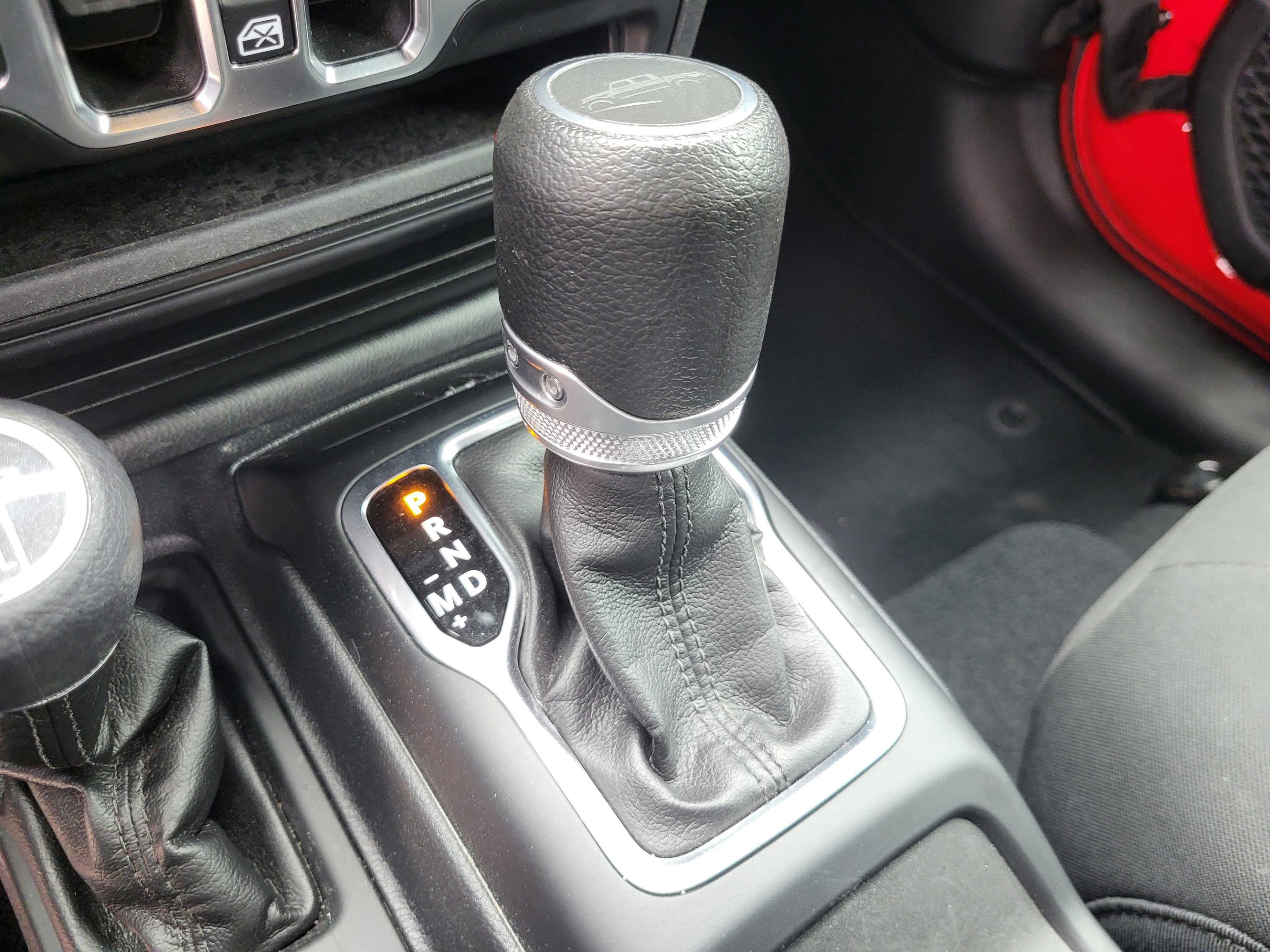 Used 2023 Jeep Gladiator Sport image 11