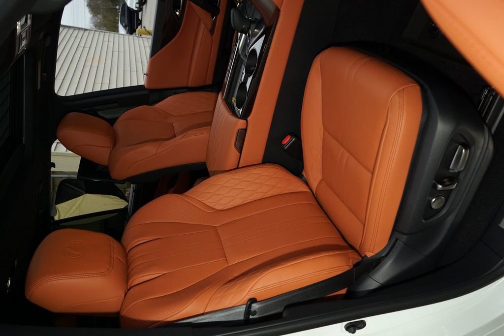 Used 2026 Lexus LX 700h Ultra Luxury image 10