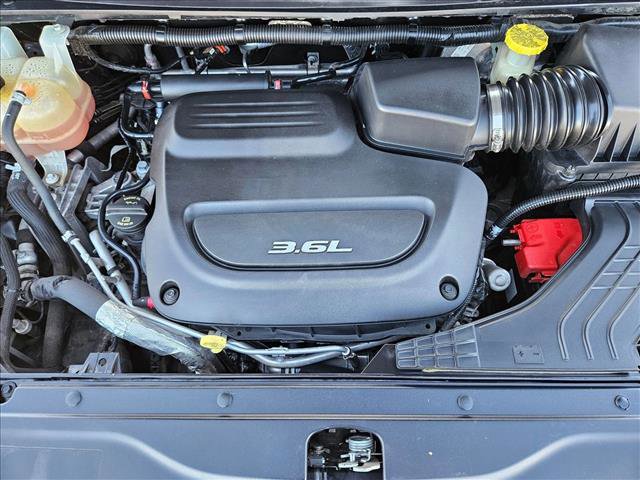 Used 2017 Chrysler Pacifica Touring-L image 22