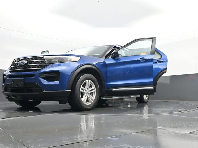 Used 2023 Ford Explorer XLT image 34