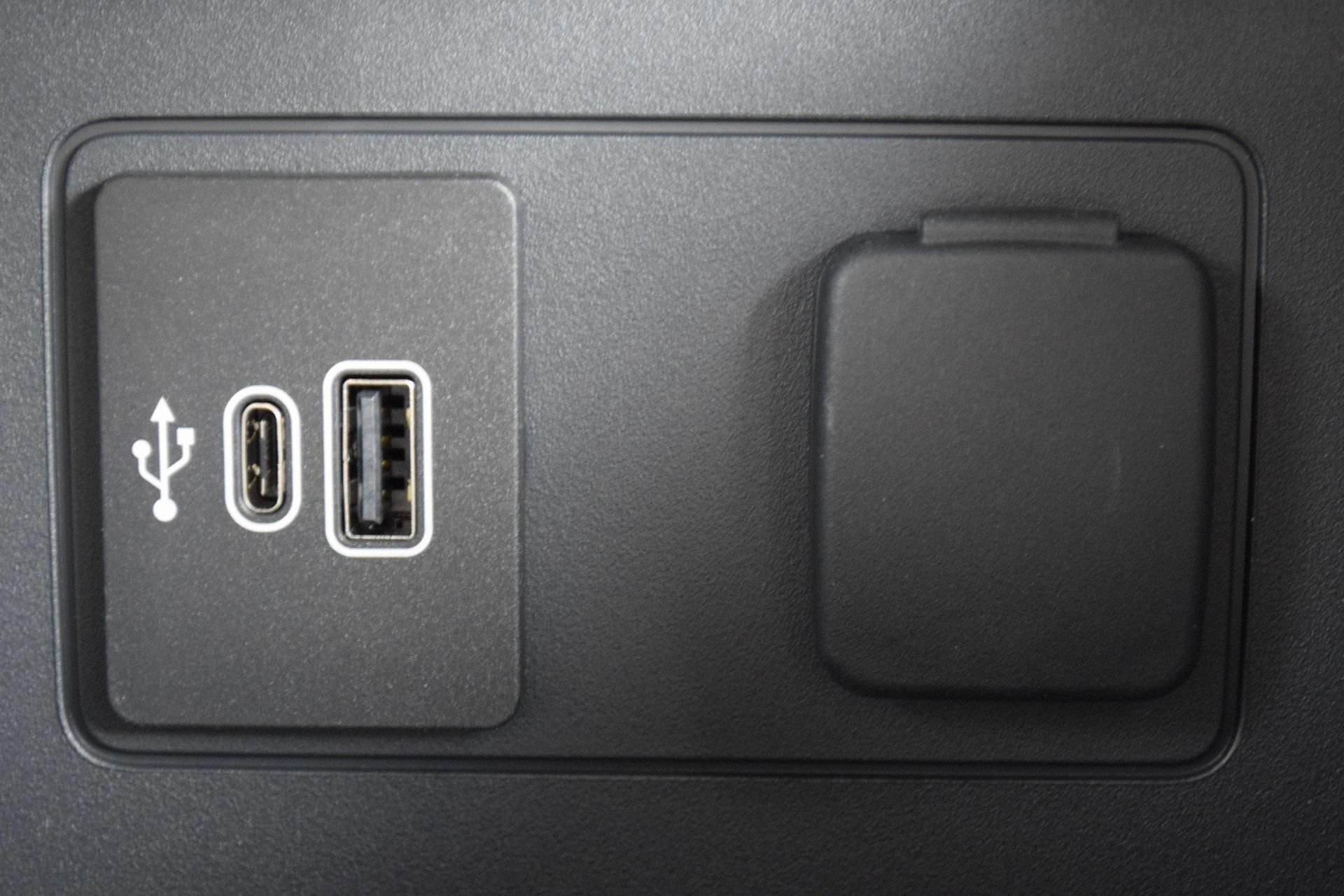 New 2026 Ford Explorer Active w/ Active Comfort Package image 16