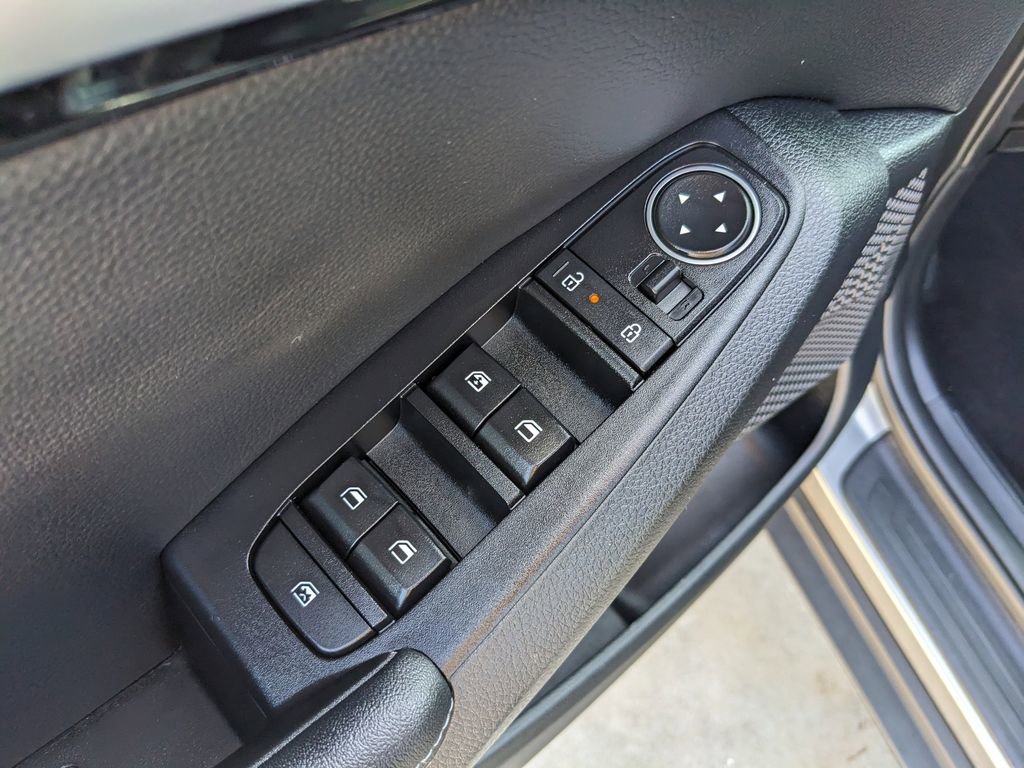 Certified 2025 Kia Seltos EX w/ EX Sunroof Package image 18