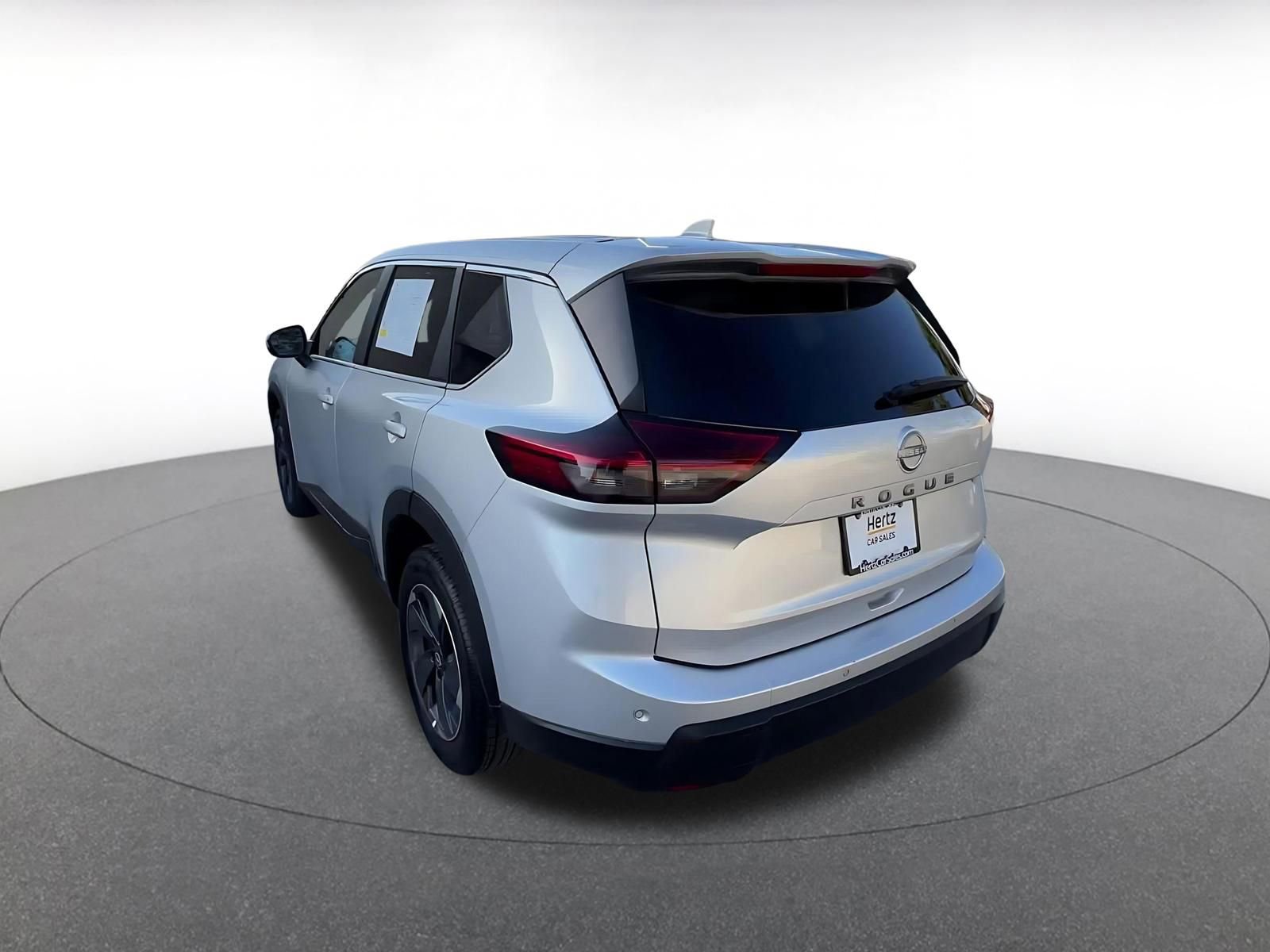 Used 2025 Nissan Rogue SV FWD image 11