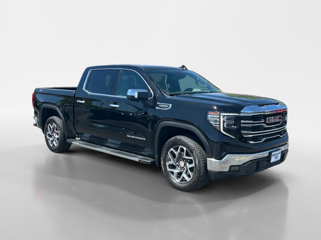 Used 2024 GMC Sierra 1500 SLT w/ SLT Premium Plus Package AWD/4WD image 17