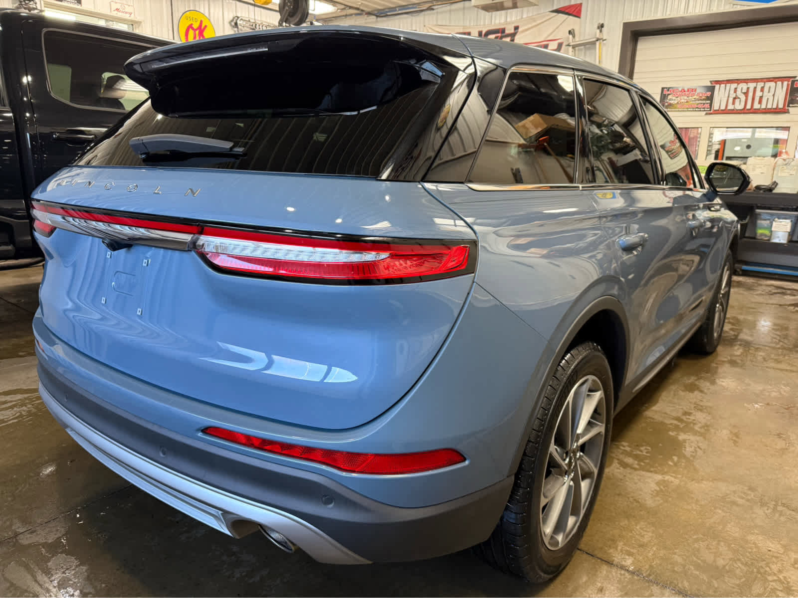 Used 2023 Lincoln Corsair AWD w/ Equipment Group 101A image 6