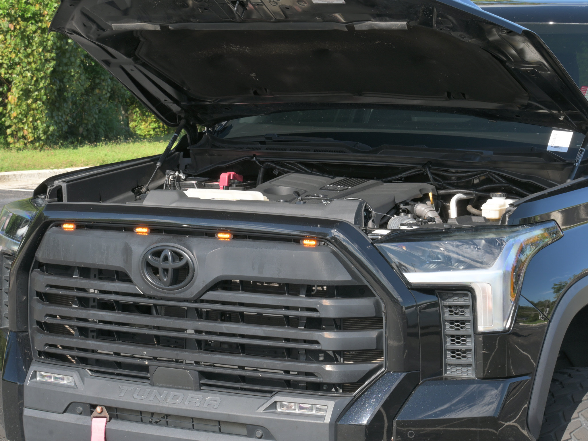 Used 2022 Toyota Tundra SR5 w/ SR5 Convenience Package AWD/4WD image 8