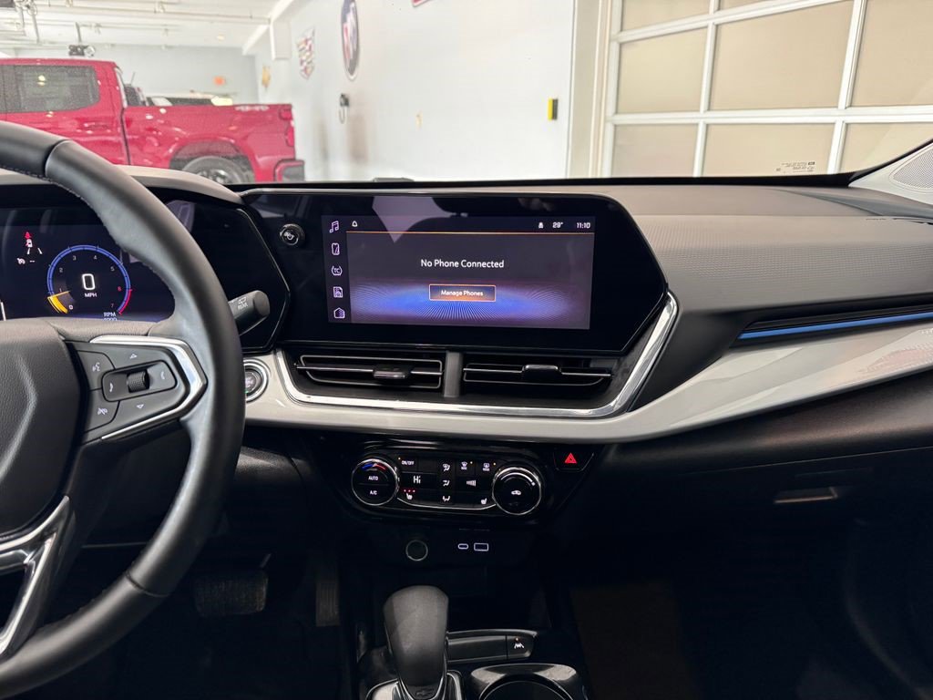 Certified 2025 Chevrolet Trax LT w/ LT Convenience Package image 17