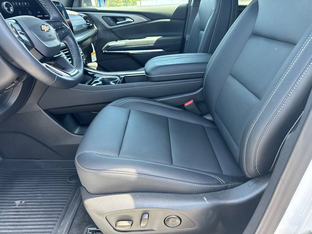 New 2026 Chevrolet Traverse LT w/ Driver Confidence Package FWD image 10