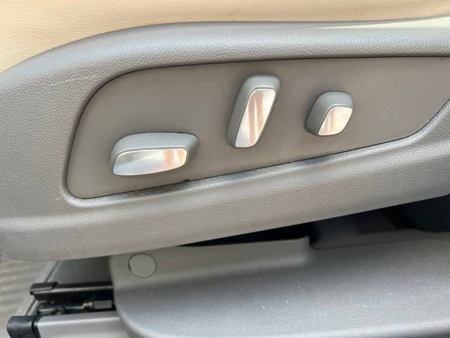 Used 2020 Cadillac XT6 Premium Luxury w/ LPO, Floor Liner Package FWD image 31
