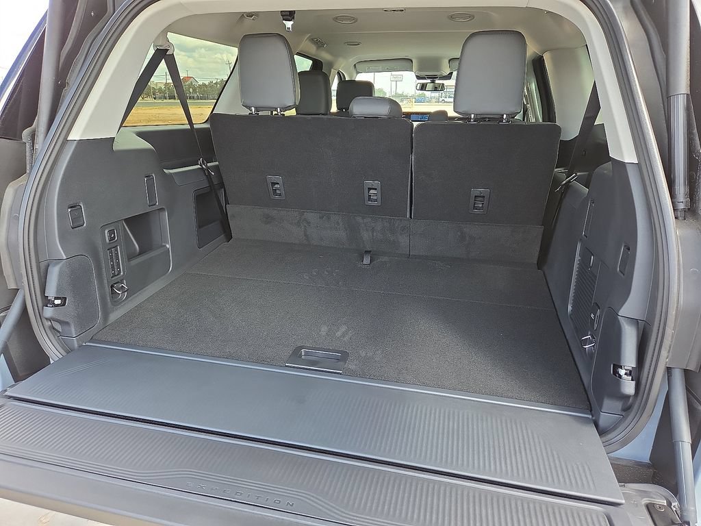 New 2027 Ford Expedition Max Active RWD image 13