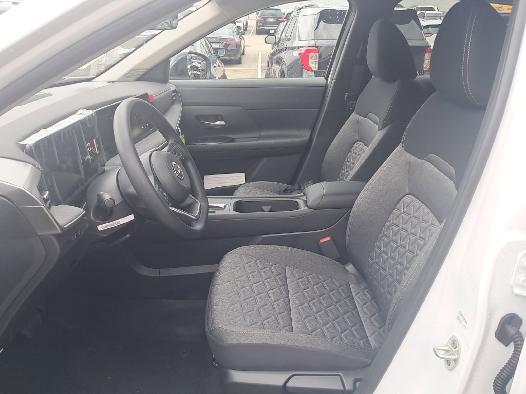 New 2026 Nissan Kicks SV w/ Interior Electronics Package FWD image 10