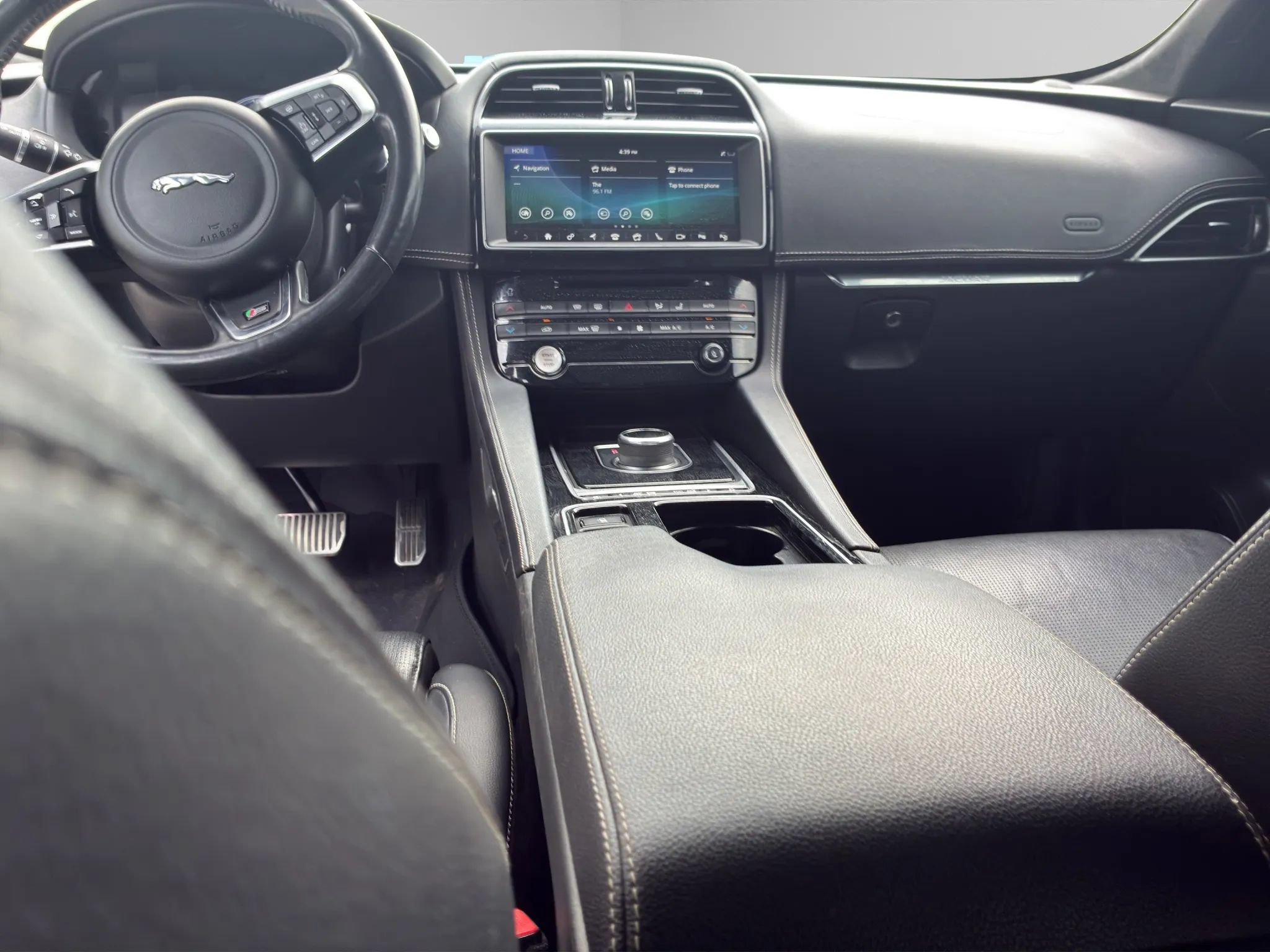 Used 2018 Jaguar F-PACE S AWD/4WD image 15