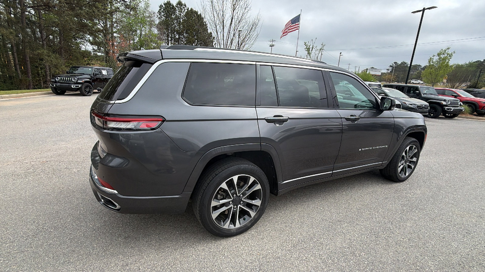 Used 2021 Jeep Grand Cherokee L Overland image 8