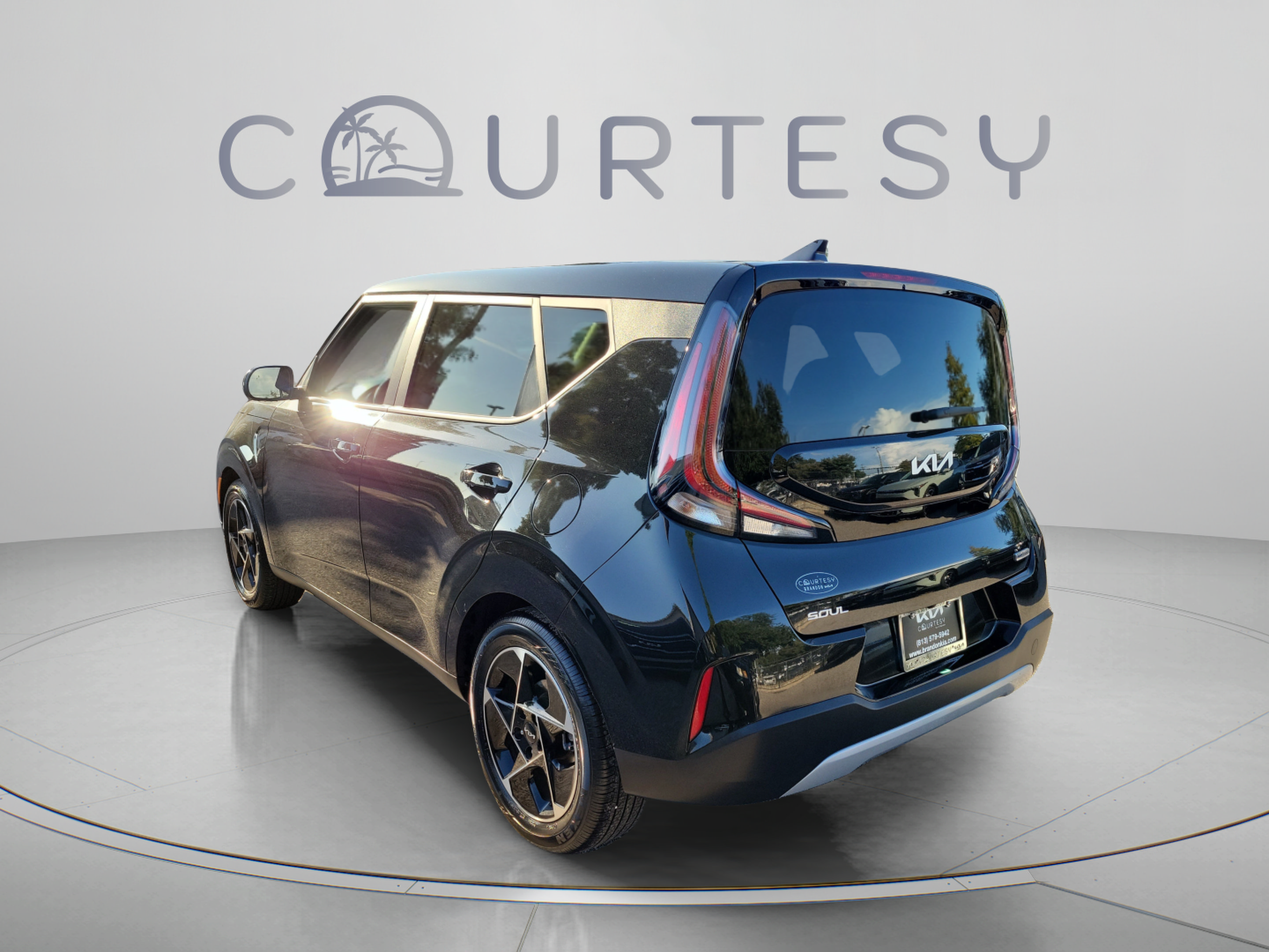 Certified 2024 Kia Soul EX FWD image 2