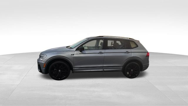 Used 2021 Volkswagen Tiguan SE R-Line image 3