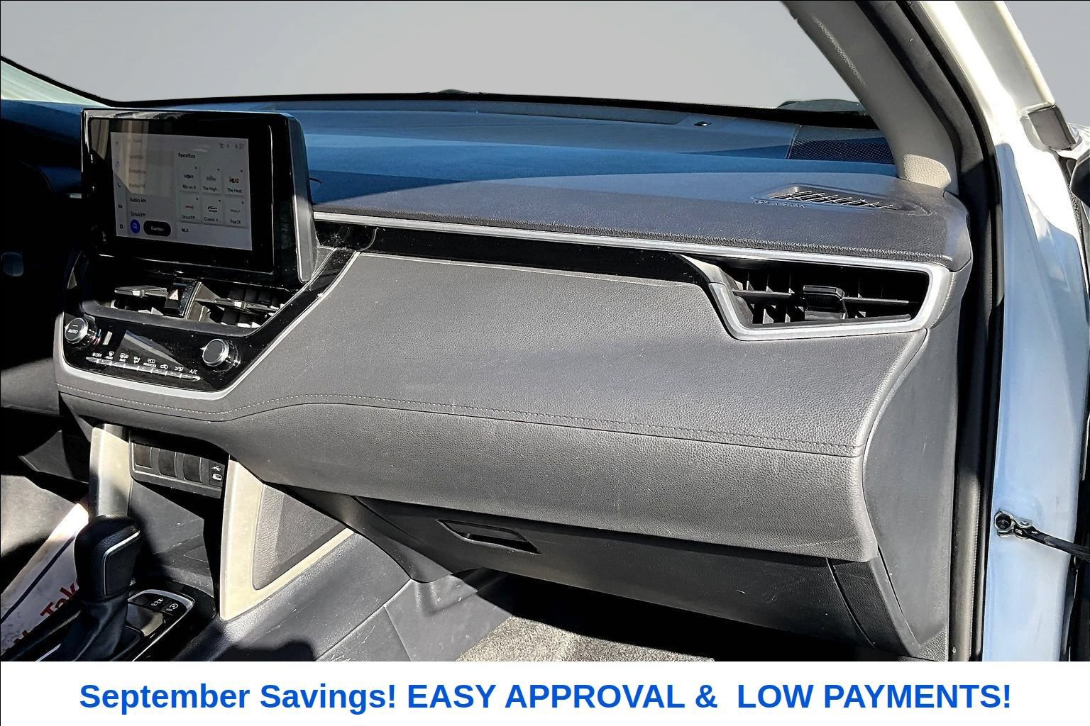 Used 2023 Toyota Corolla Cross LE AWD/4WD image 23