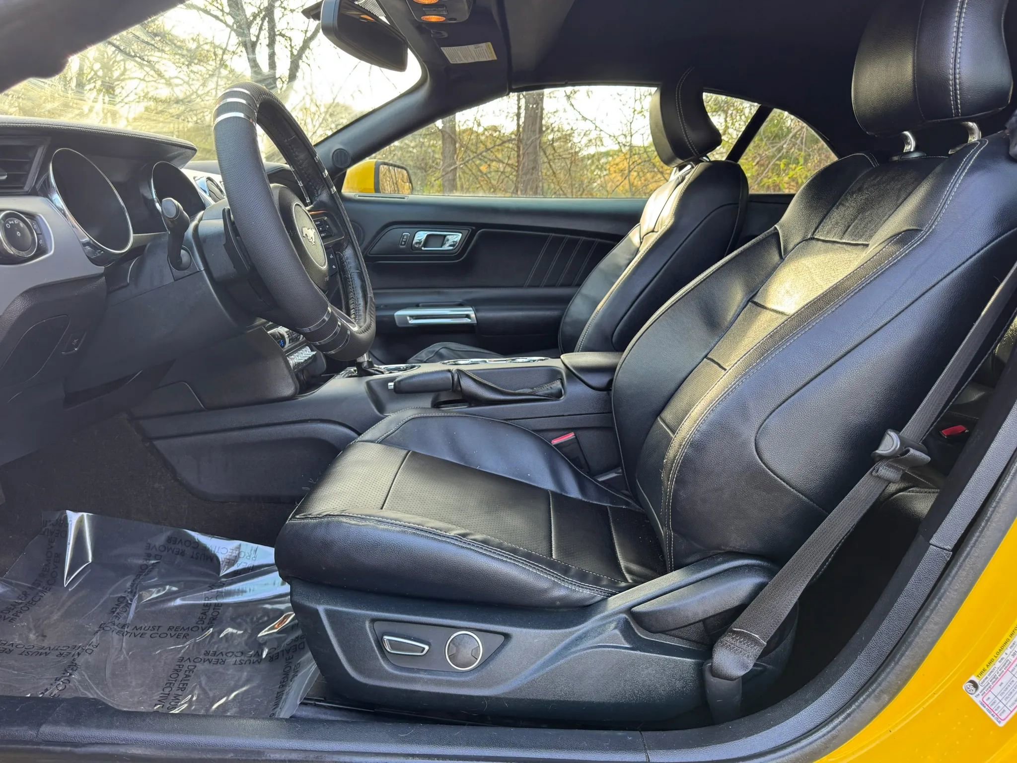 Used 2016 Ford Mustang Premium image 11