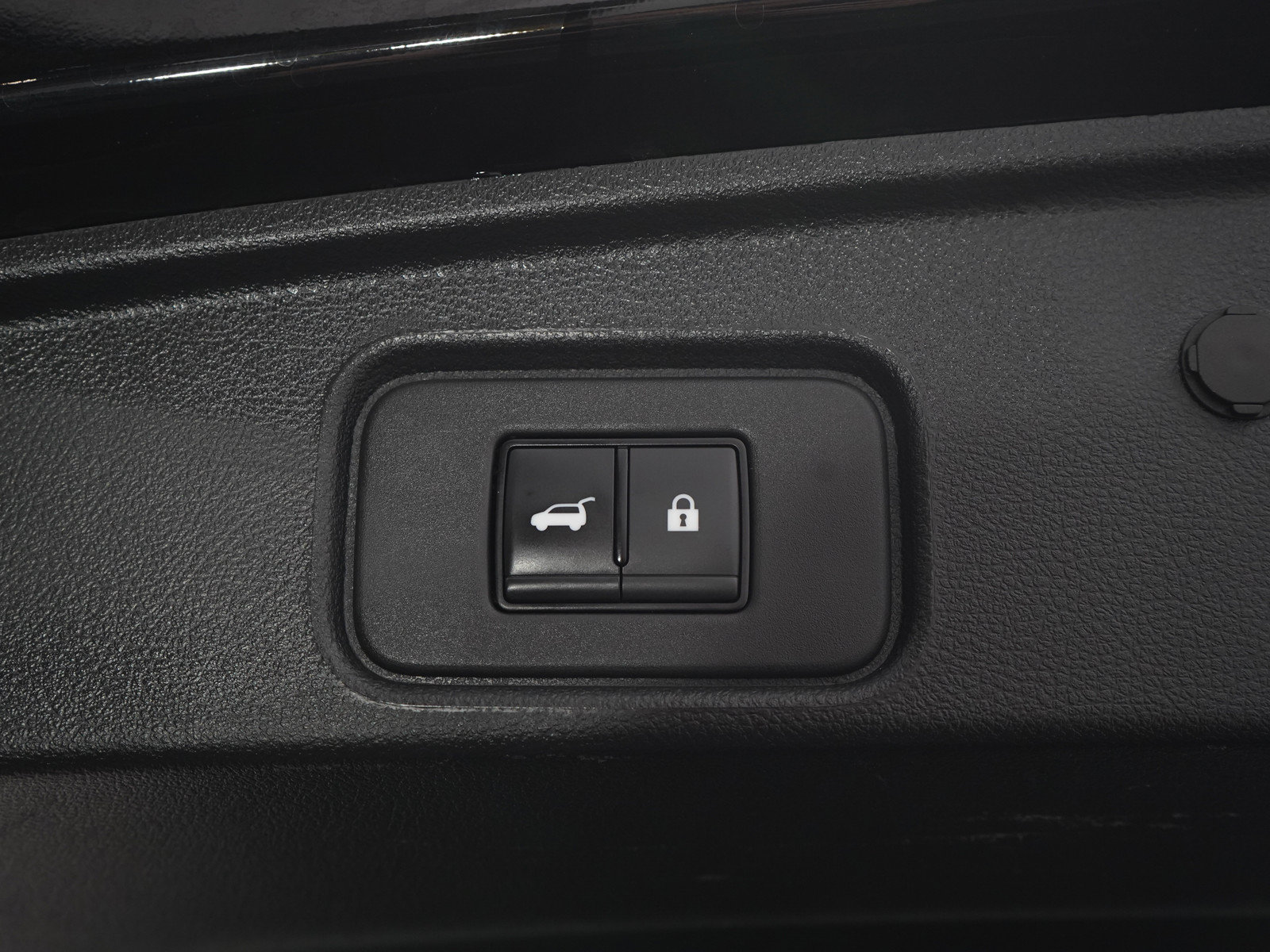 Used 2024 Nissan Pathfinder Platinum AWD/4WD image 11