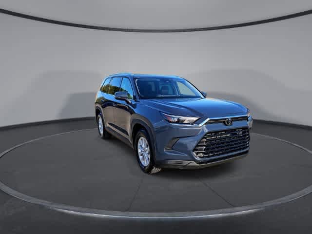 Used 2025 Toyota Grand Highlander AWD image 2