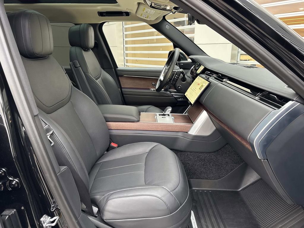 Certified 2024 Land Rover Range Rover SE AWD/4WD image 11