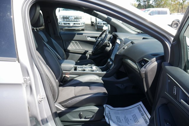 Used 2022 Ford Edge ST image 25
