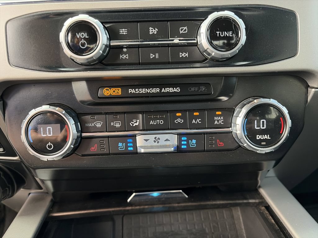 Certified 2022 Ford F250 Lariat w/ Black Appearance Package AWD/4WD image 25