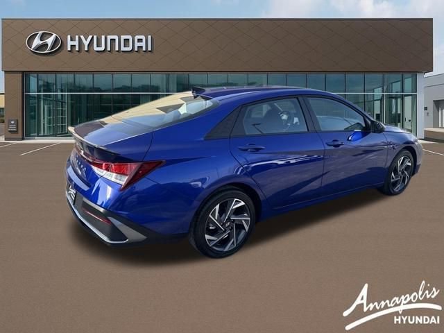 Used 2025 Hyundai Elantra Sport image 5