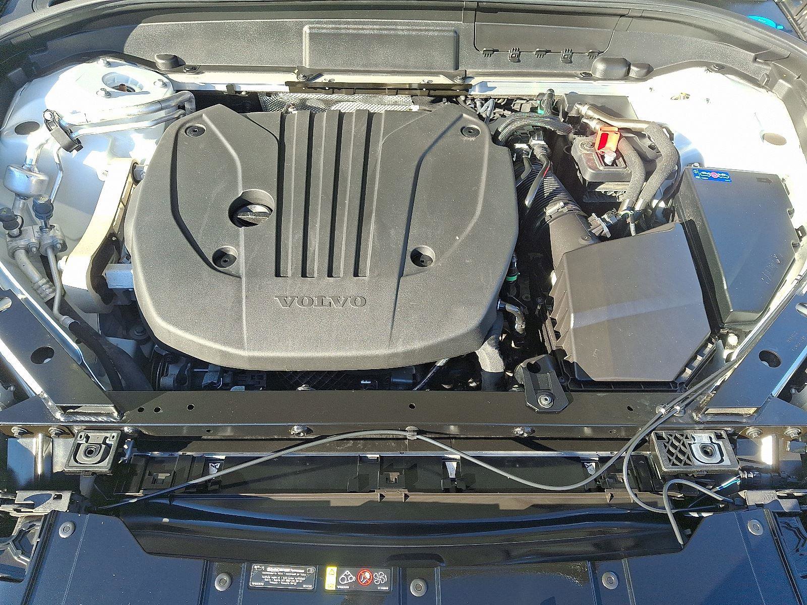 Certified 2024 Volvo XC60 B5 Plus w/ Climate Package AWD/4WD image 27