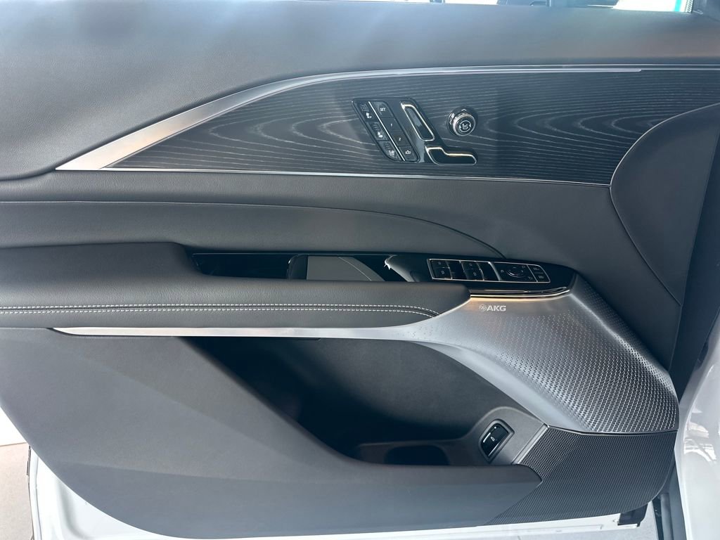 New 2026 Cadillac Lyriq Premium Luxury image 6