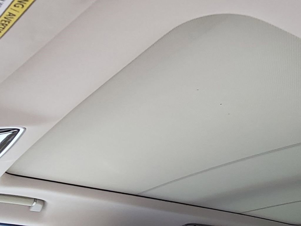 Used 2016 Land Rover Range Rover HSE image 25