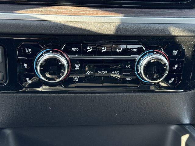 New 2026 GMC Sierra 3500 SLT w/ SLT Premium Package AWD/4WD image 19