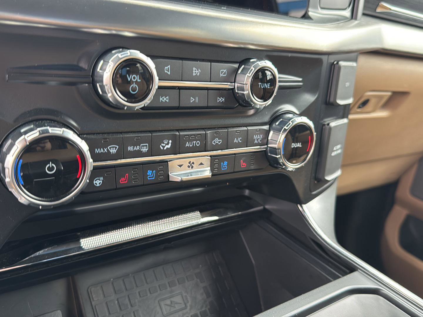 Used 2022 Ford F150 Lariat w/ Equipment Group 502A High image 22