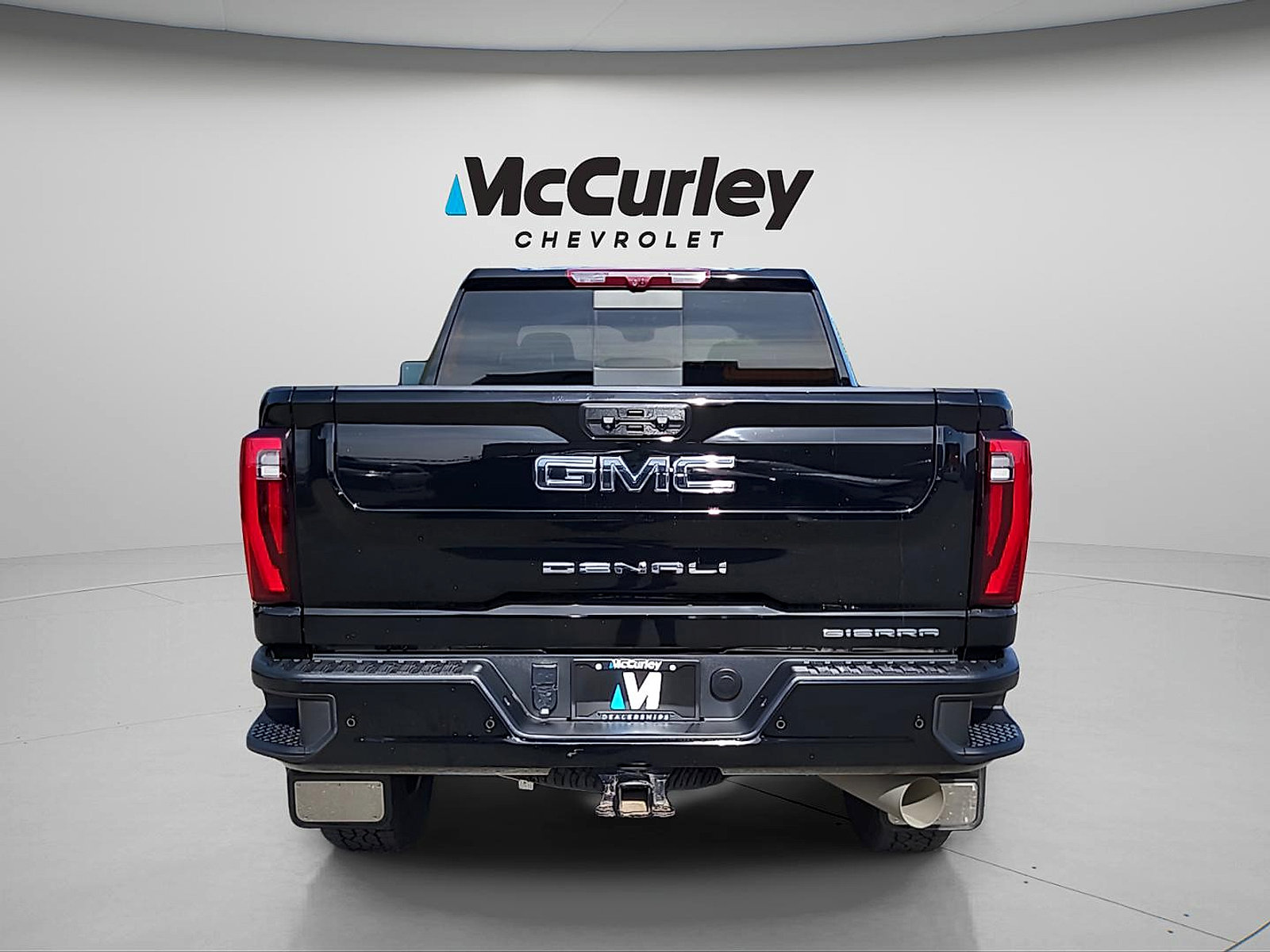 Used 2024 GMC Sierra 3500 Denali Ultimate AWD/4WD image 6