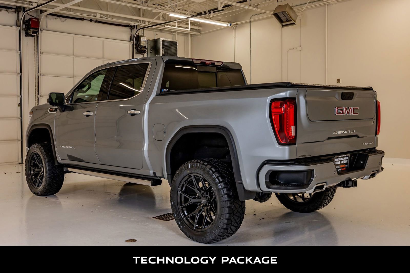 Used 2025 GMC Sierra 1500 Denali w/ Denali Reserve Package AWD/4WD image 7
