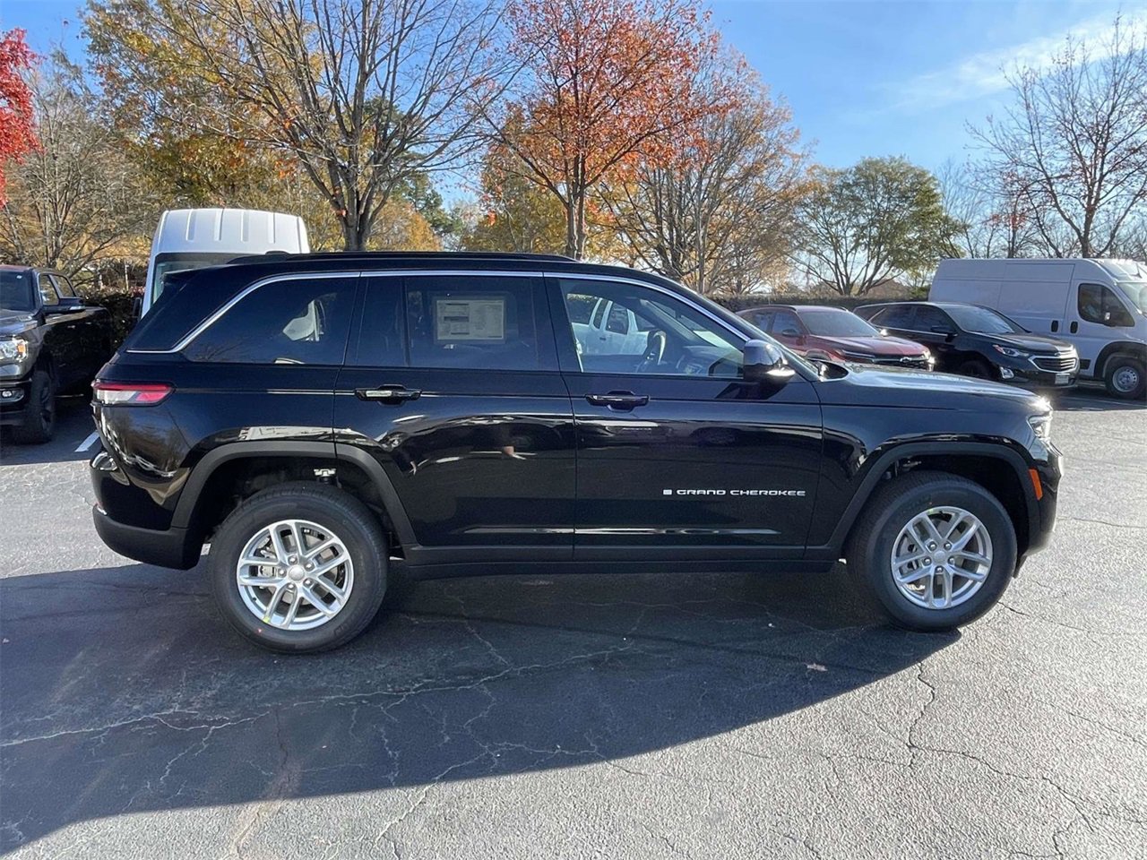 New 2025 Jeep Grand Cherokee Laredo X image 9
