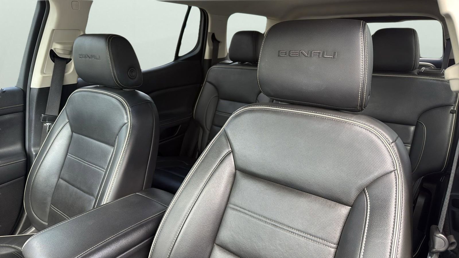 Used 2023 GMC Acadia Denali image 10