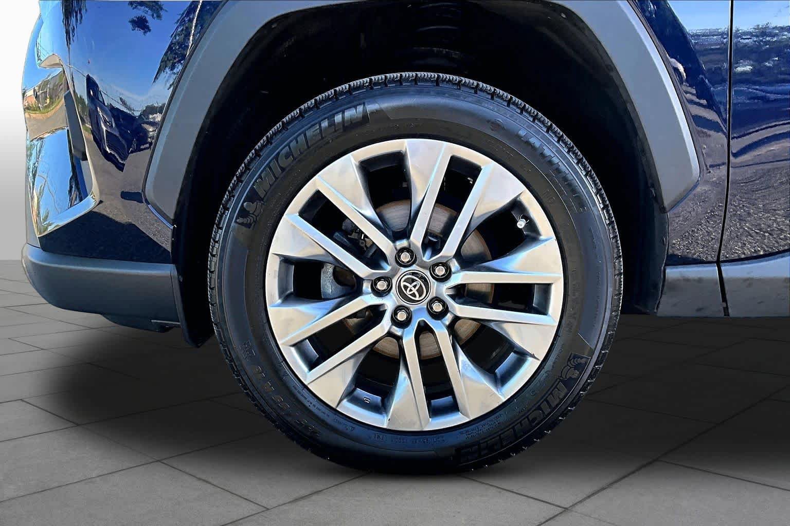 Used 2023 Toyota RAV4 Limited AWD/4WD image 21