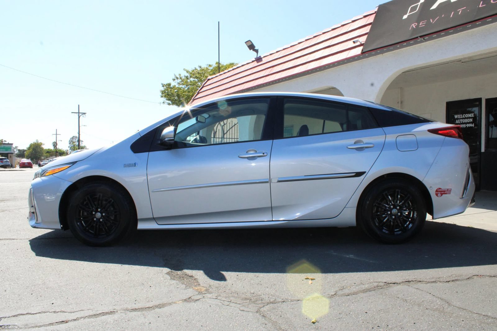 Used 2017 Toyota Prius Prime Advanced FWD image 38