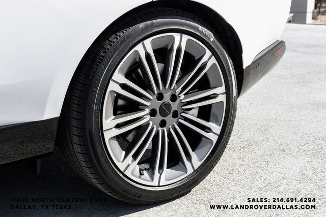 New 2026 Land Rover Range Rover Long Wheelbase SE image 55