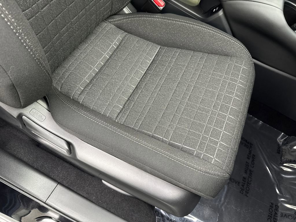 Used 2025 Honda HR-V LX image 45
