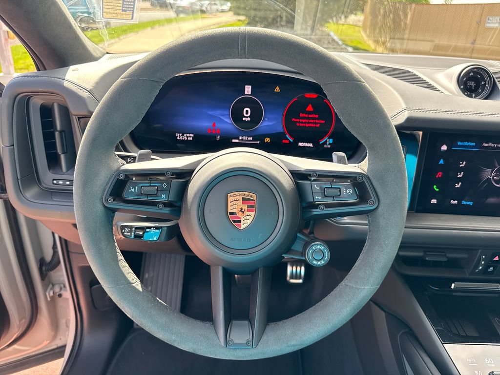 Used 2026 Porsche Cayenne GTS AWD/4WD image 15