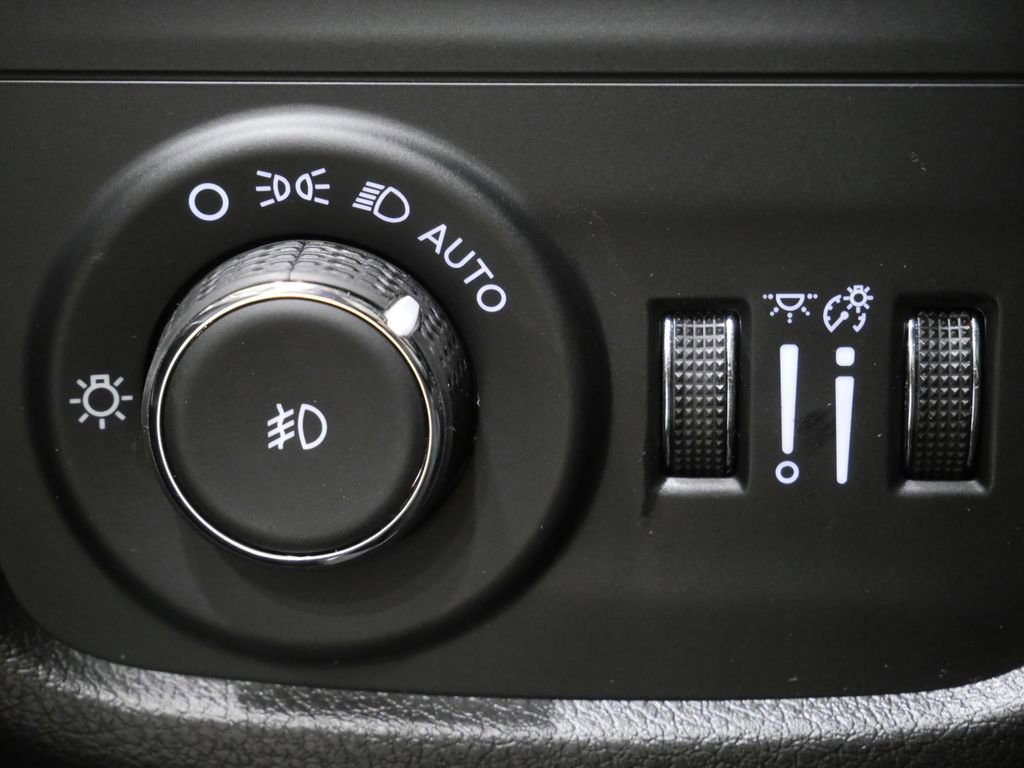 Used 2024 Jeep Grand Cherokee Limited w/ Luxury Tech Group II image 15