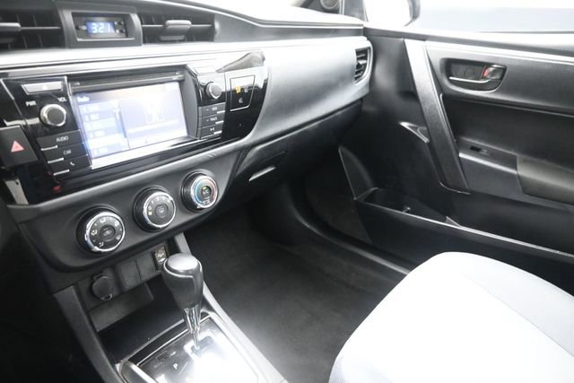 Used 2016 Toyota Corolla L FWD image 28