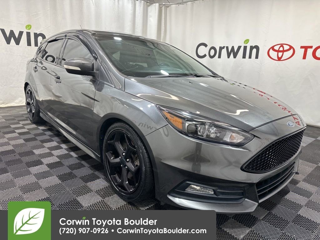 Used 2017 Ford Focus ST w/ Equipment Group 401A image 1
