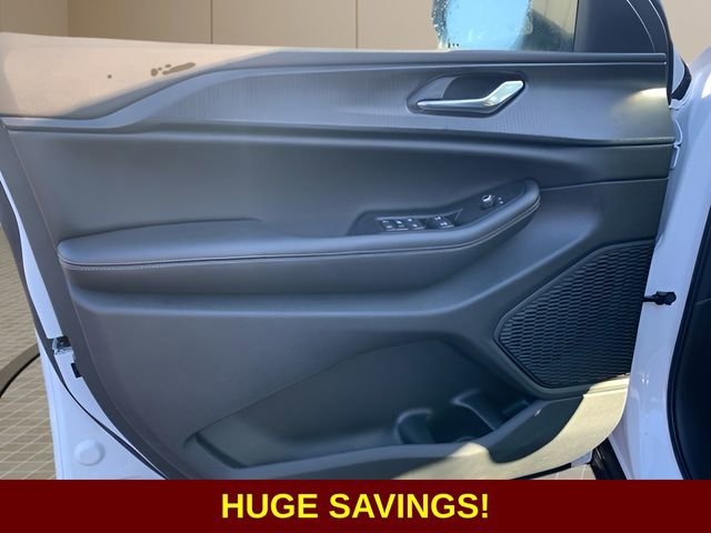 New 2025 Jeep Grand Cherokee L Altitude image 16