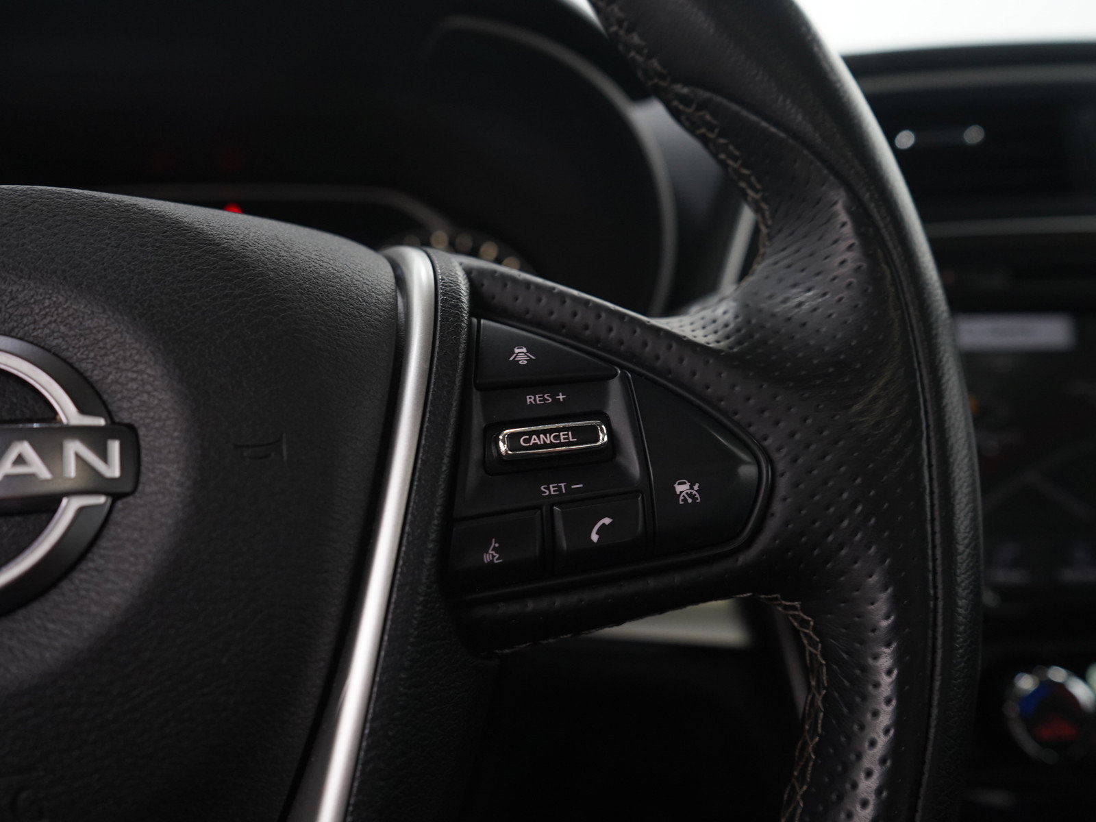 Used 2023 Nissan Maxima SL FWD image 25