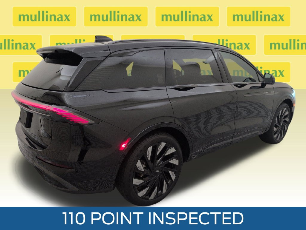 Used 2025 Lincoln Nautilus Reserve w/ Jet Appearance Package AWD/4WD image 3